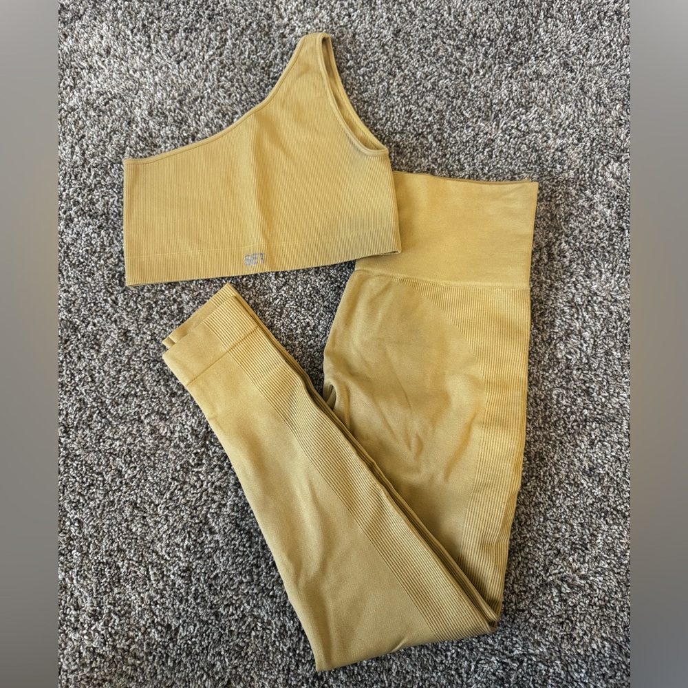 SET Active Mustard Yellow Ribbed Leggings & Top